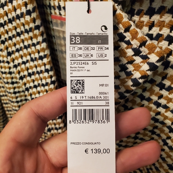 NWT Women's Authentic Italian Sisley Blazer Size 2 - Picture 6 of 7